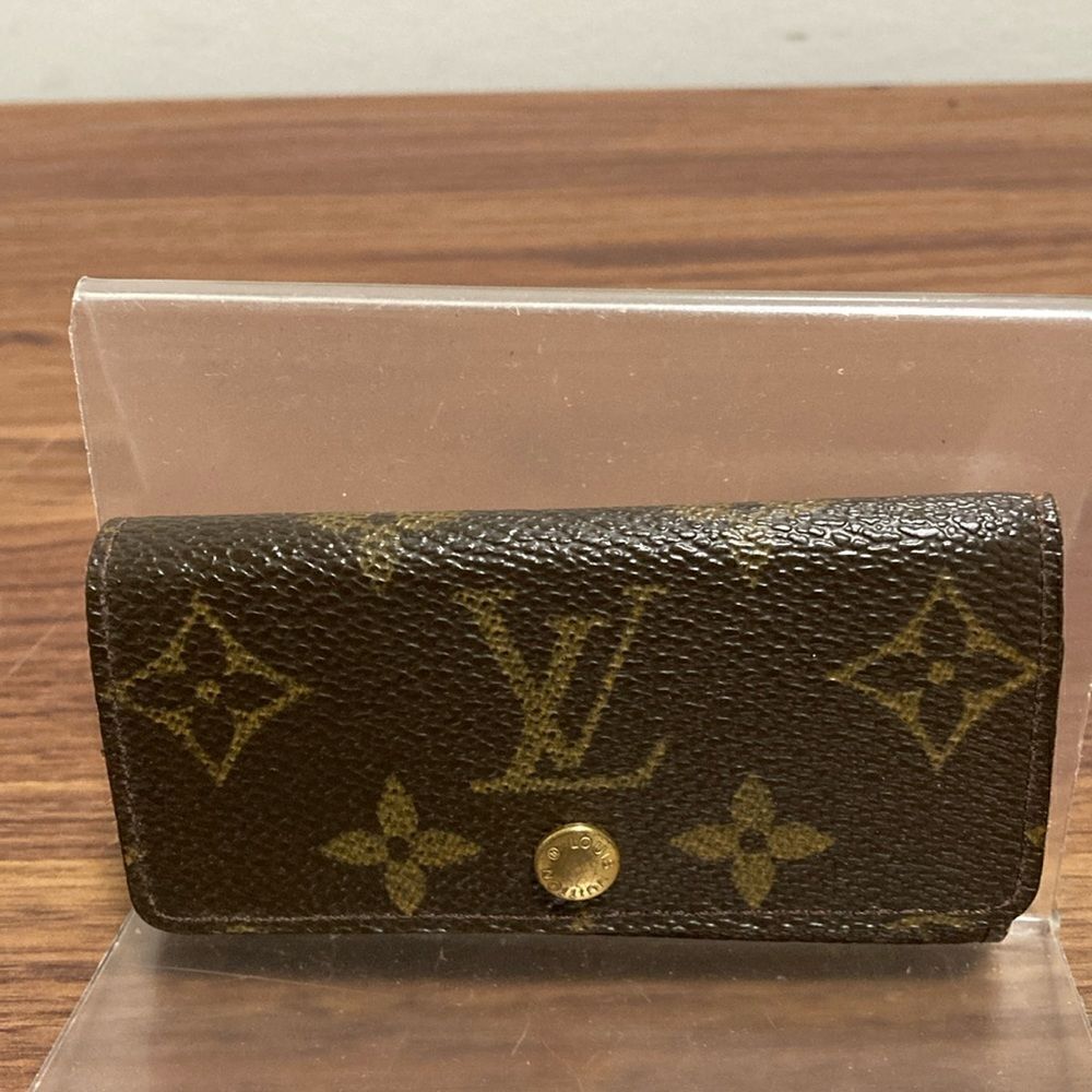 Louis Vuitton Monogram 4 Key Multicles Holder. - Picture 2 of 11